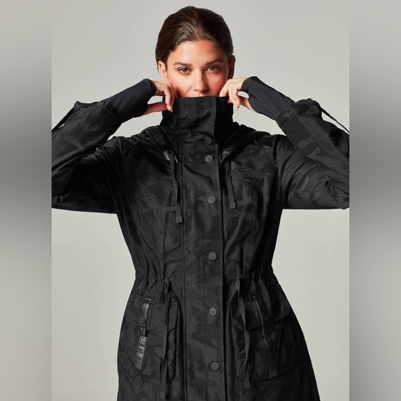 Blanc Noir Camo-Print Hooded Anorak Jacket - Picture 2 of 13